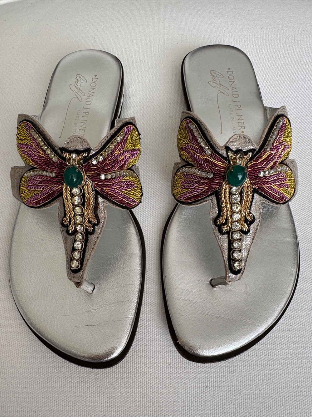 Vintage Donald J Pliner Silver Leather Dragonfly Embellished Thong Sandals